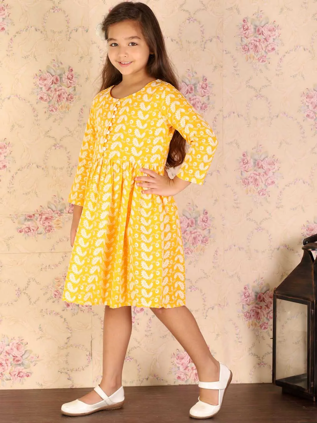 Jashvi Girl's Orange Pure Cotton Chikankari Kurta