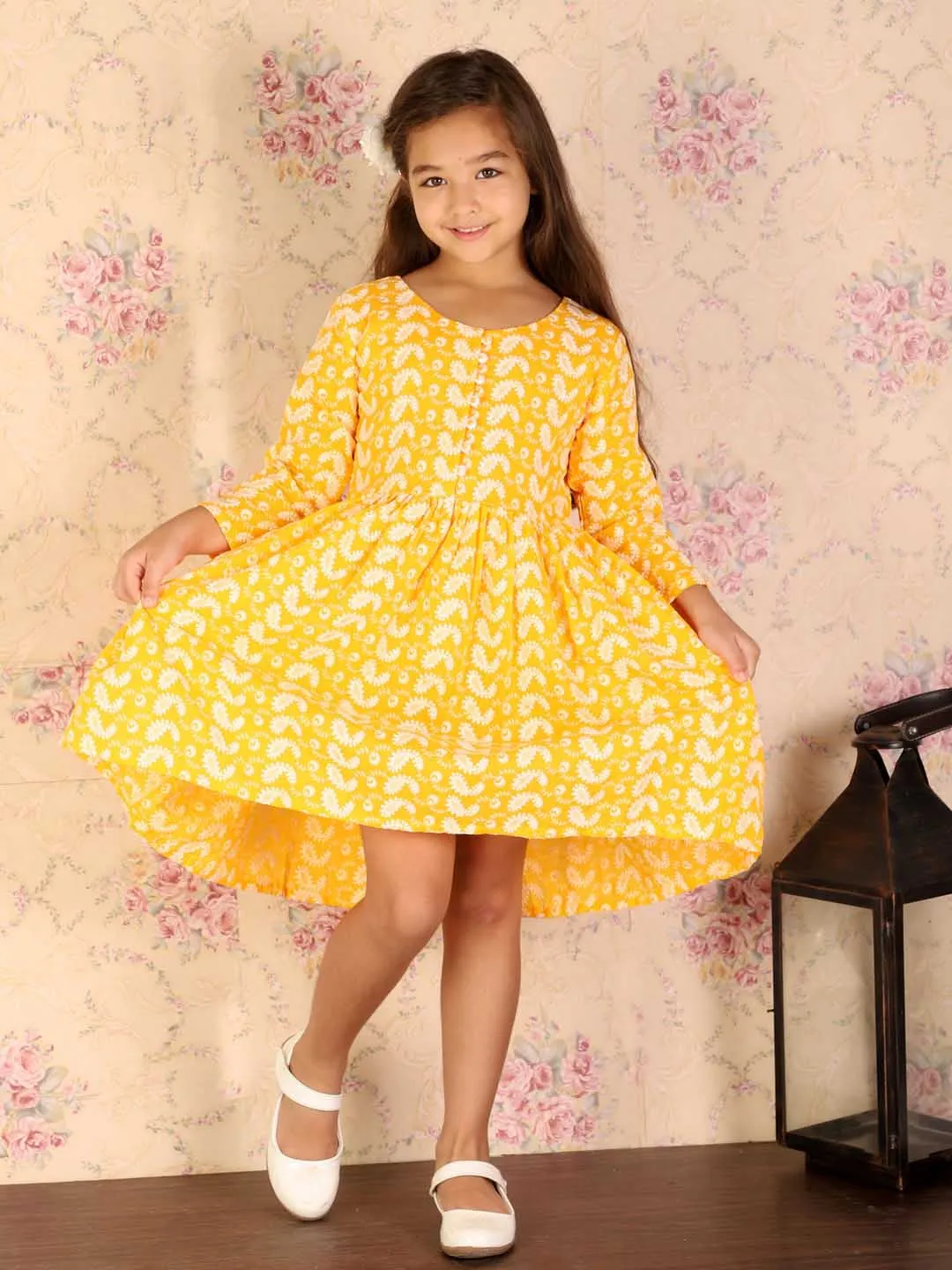 Jashvi Girl's Orange Pure Cotton Chikankari Kurta